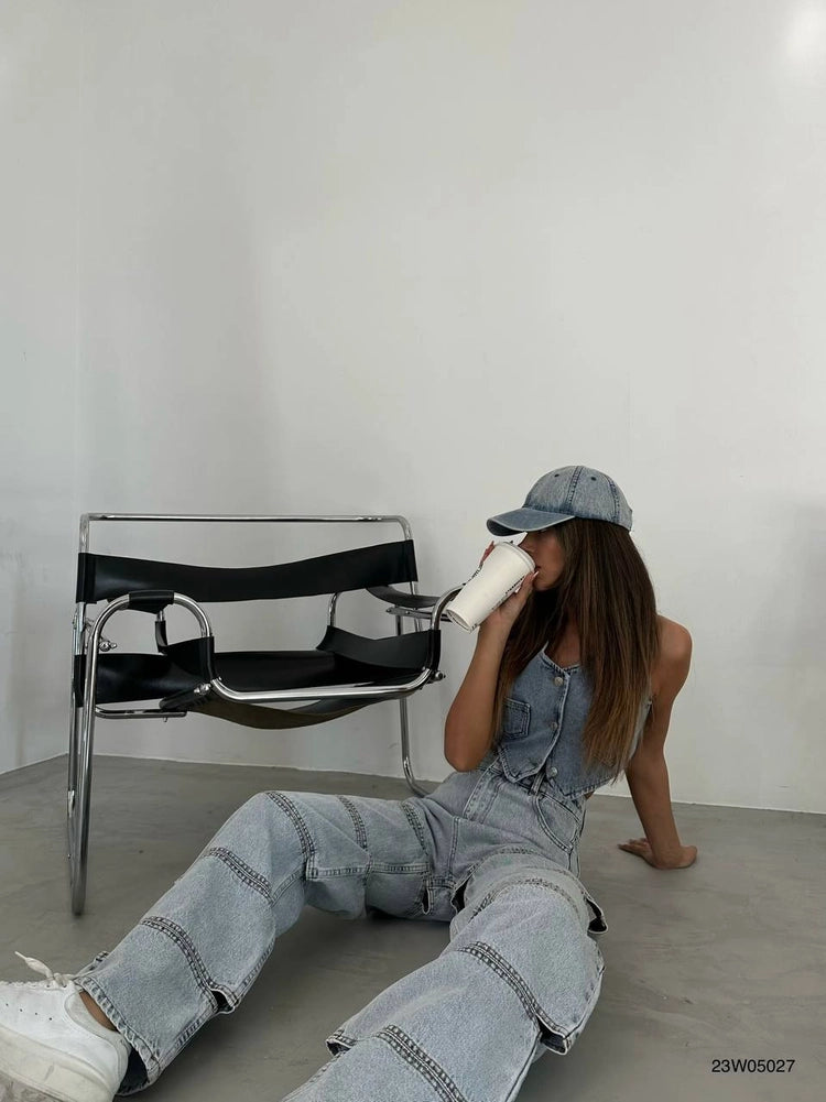 Asymmetrical Window Detailed Jeans